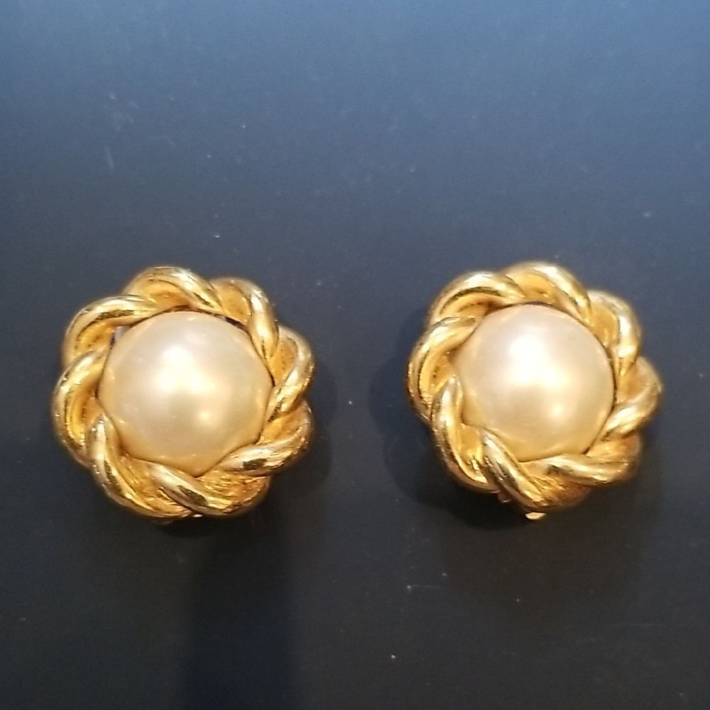 Gold and Cream Braided Earrings!!! VINTAGE!!!